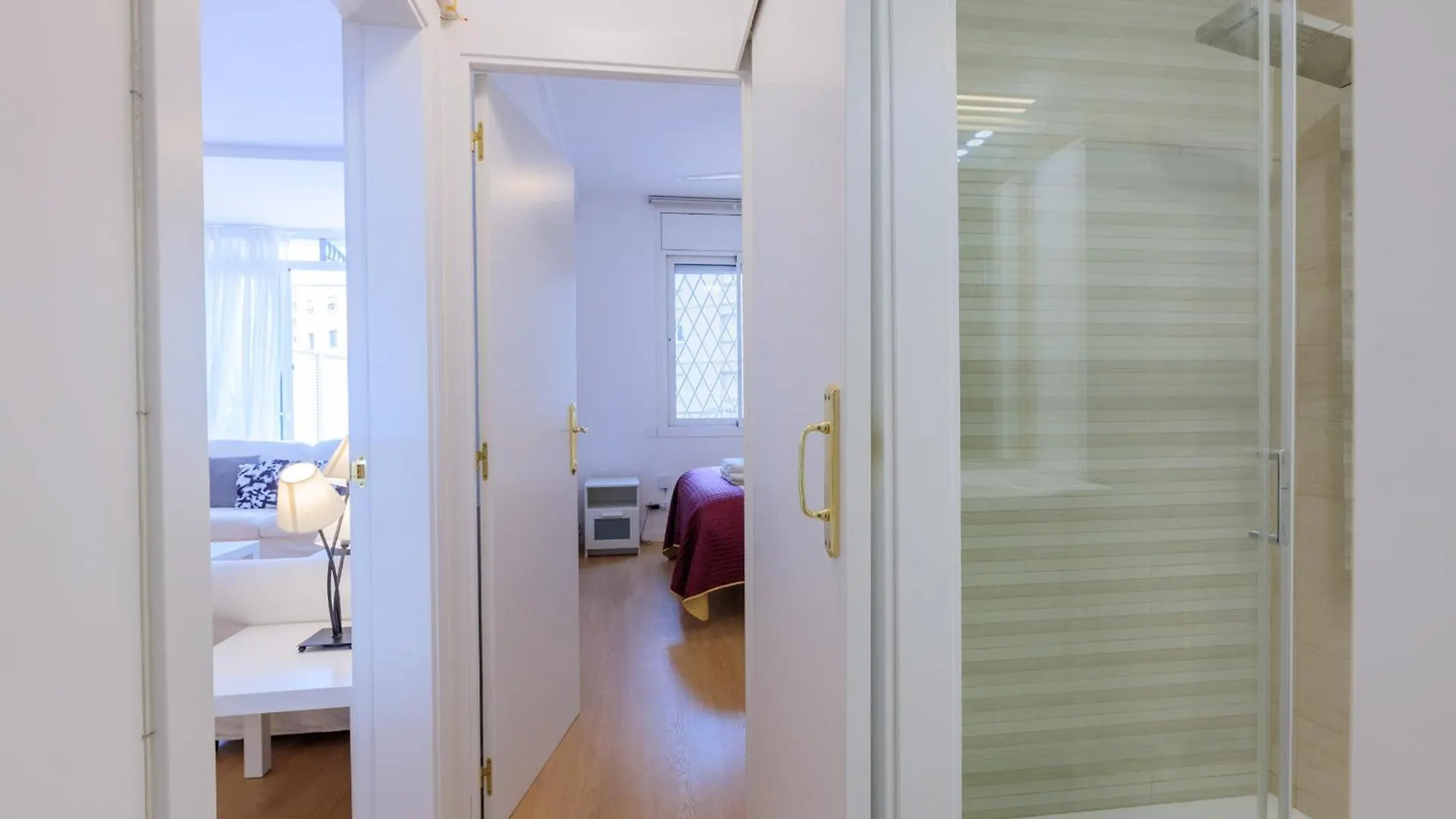Apartment Aparteasy - Private Terrace, 3 Bedrooms, Eixample Barcelona