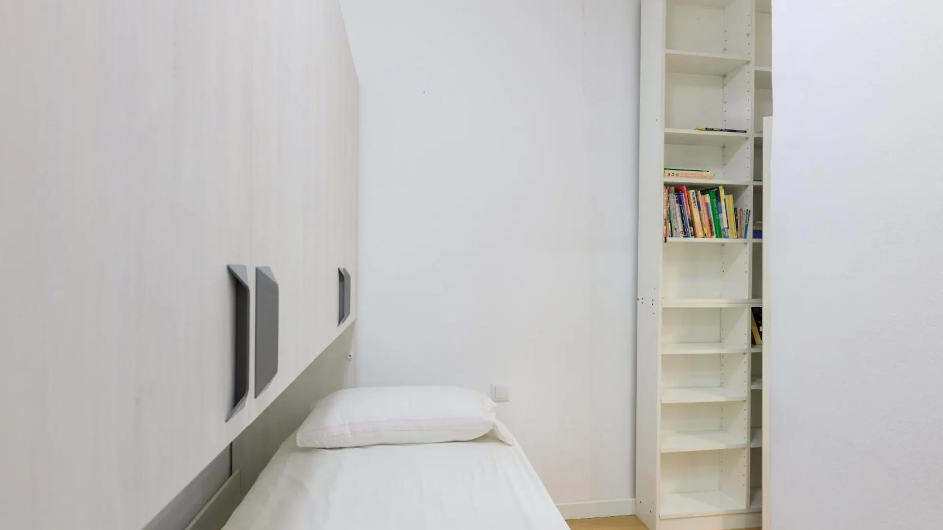 Apartment Aparteasy - Private Terrace, 3 Bedrooms, Eixample Barcelona Spain