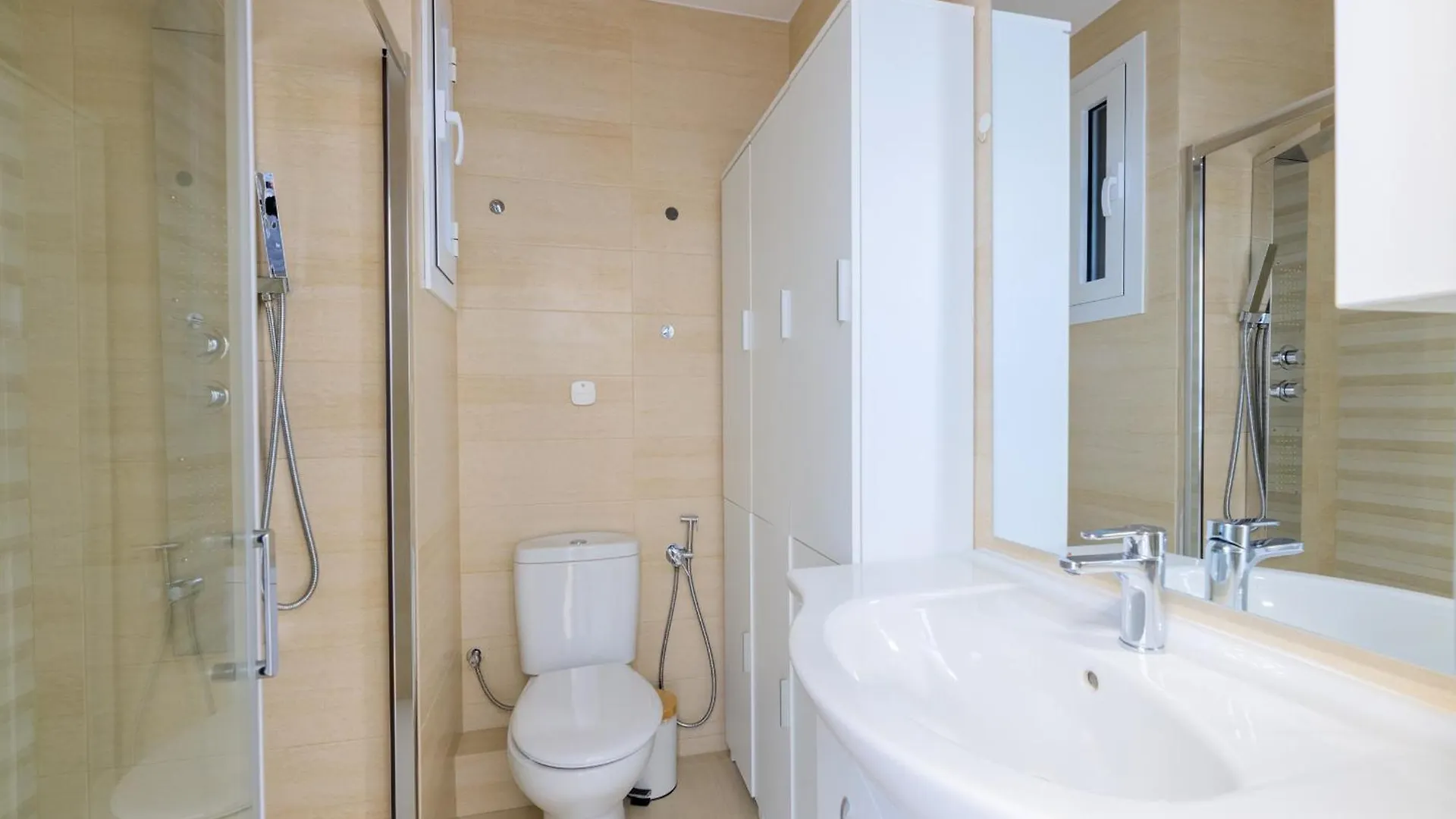 Apartment Aparteasy - Private Terrace, 3 Bedrooms, Eixample Barcelona