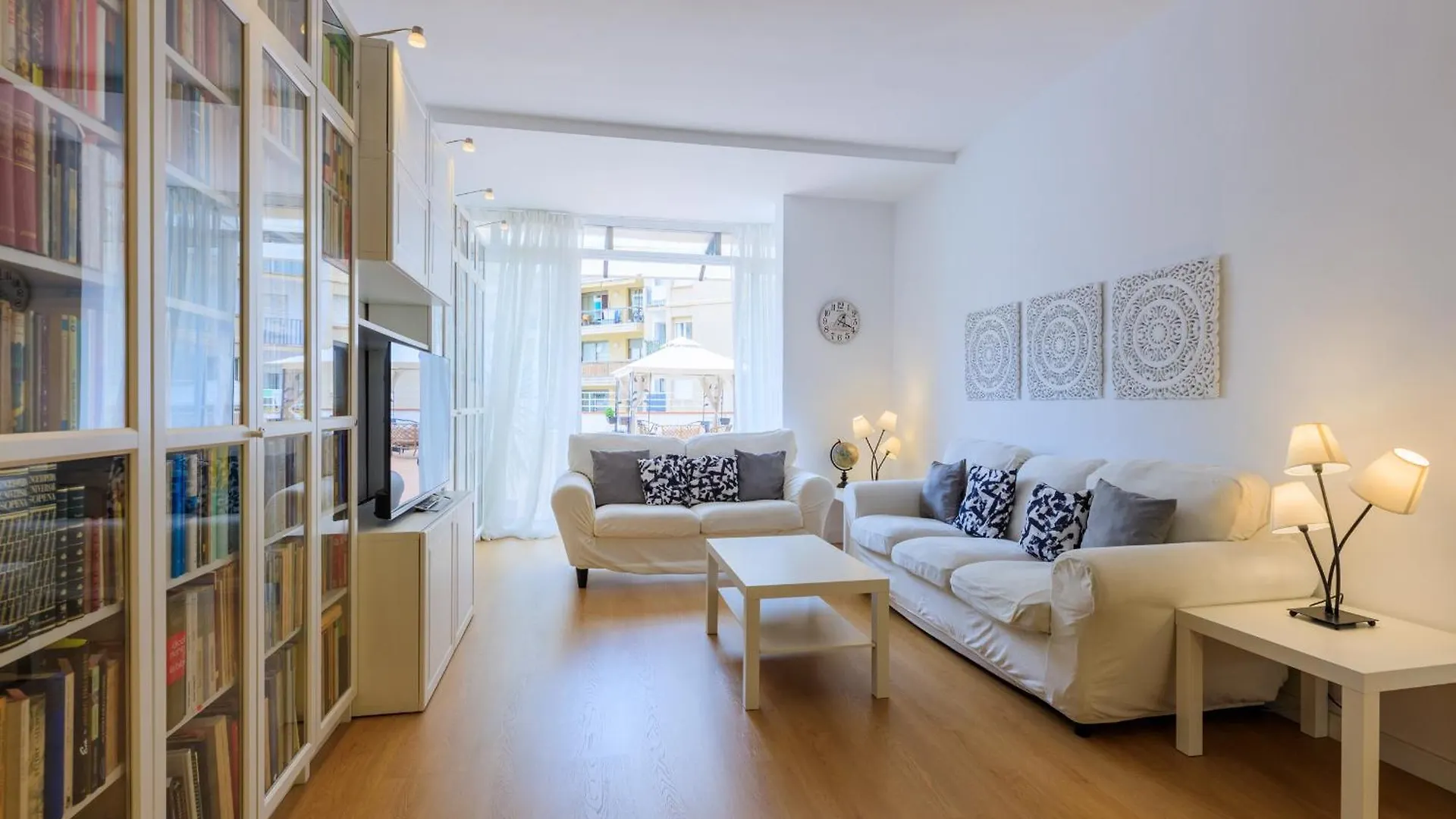 Apartment Aparteasy - Private Terrace, 3 Bedrooms, Eixample Barcelona