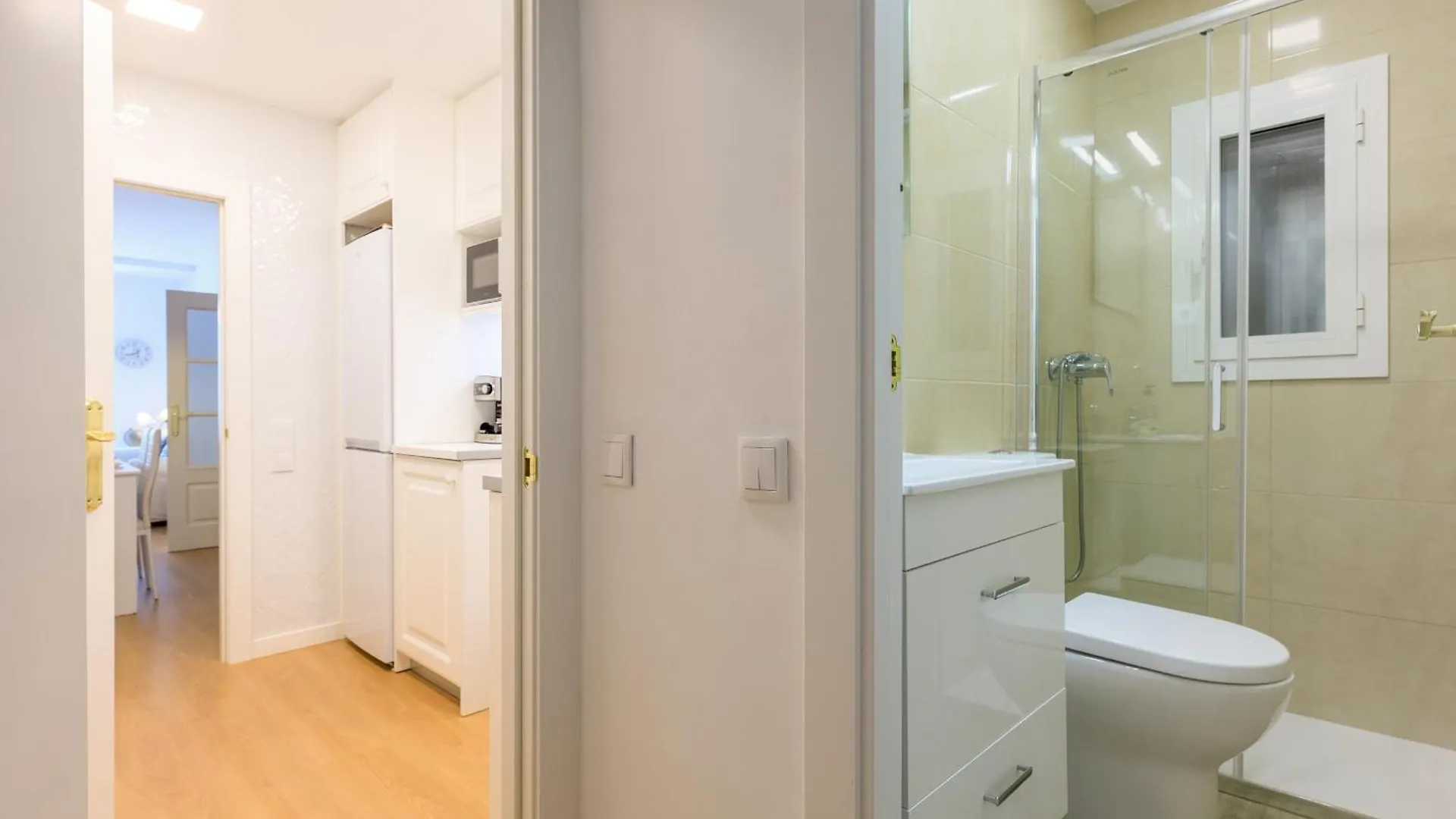 Aparteasy - Private Terrace, 3 Bedrooms, Eixample Barcelona